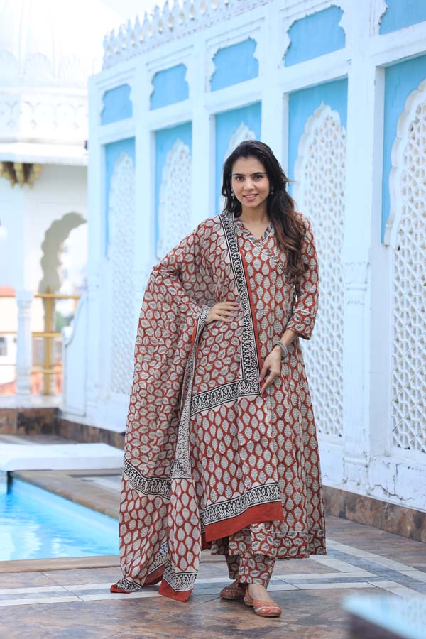 Old Lavender Anarkali suit with Mulmul Dupatta