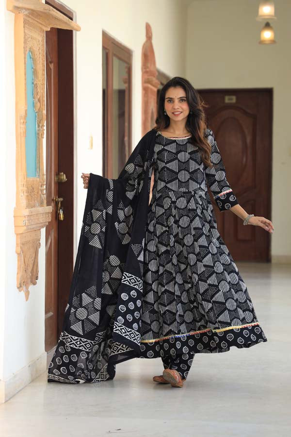 Black Anarkali suit with Mulmul Dupatta