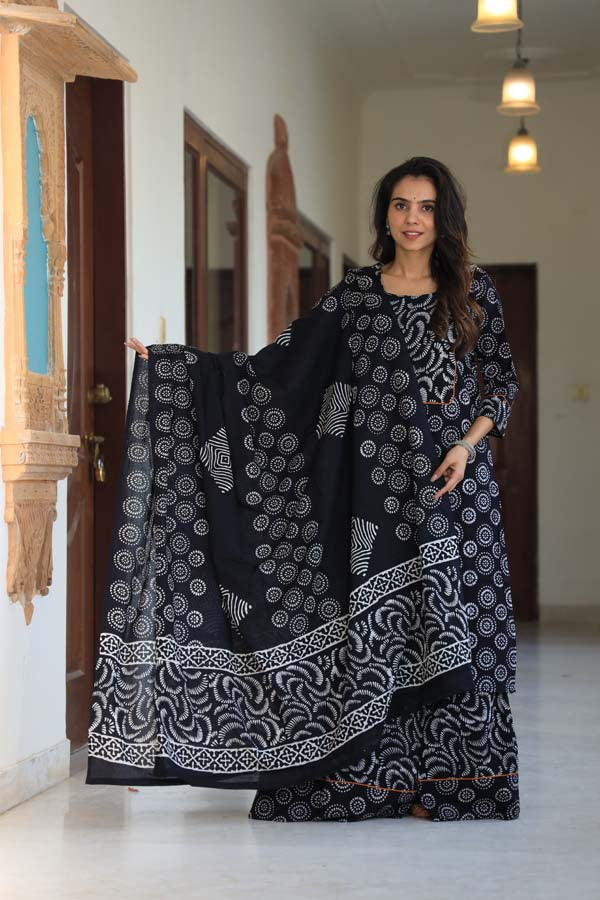 Black Kurta & Skirt With Dupatta