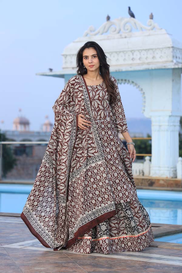 Grey Maroon Kurta & Skirt With Dupatta