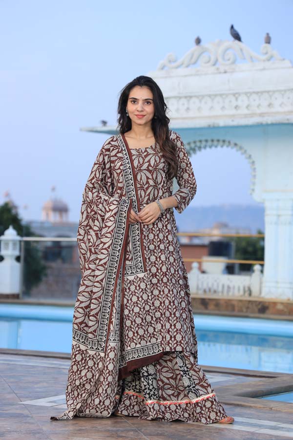 Grey Maroon Kurta & Skirt With Dupatta