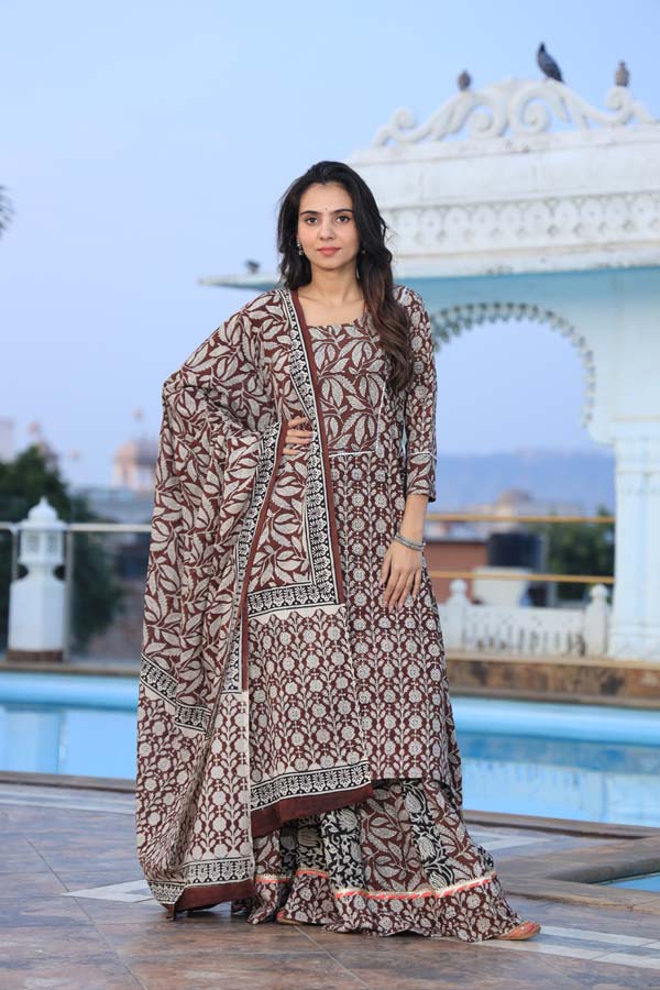 Grey Maroon Kurta & Skirt With Dupatta